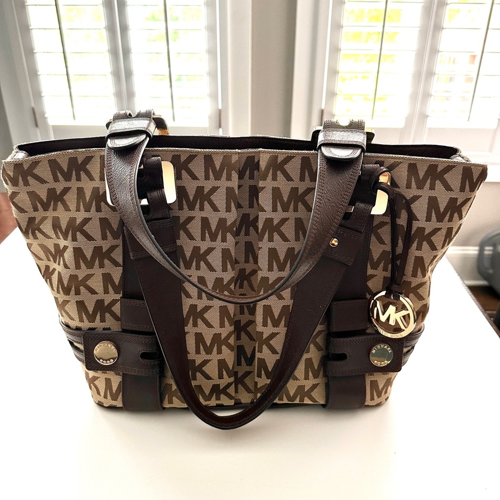 MICHAEL Michael Kors Monogram Purse - Flawless Condition!